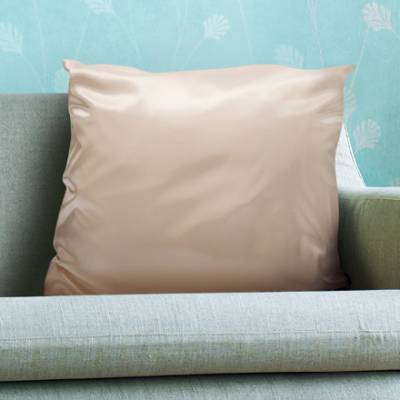 Silkkisatiinityynyliina 50 x 60 cm, luonnonvalkoinen