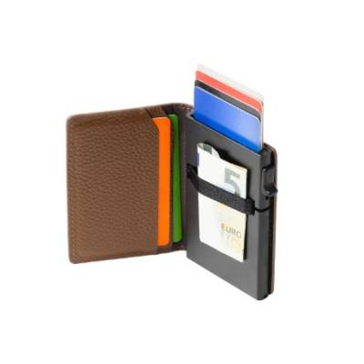 Nahkainen korttikotelo